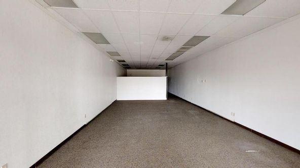 Move-In Ready Retail/Office Storefront @ Downtown Corner: 277 N 5th St, Coalinga, CA 93210